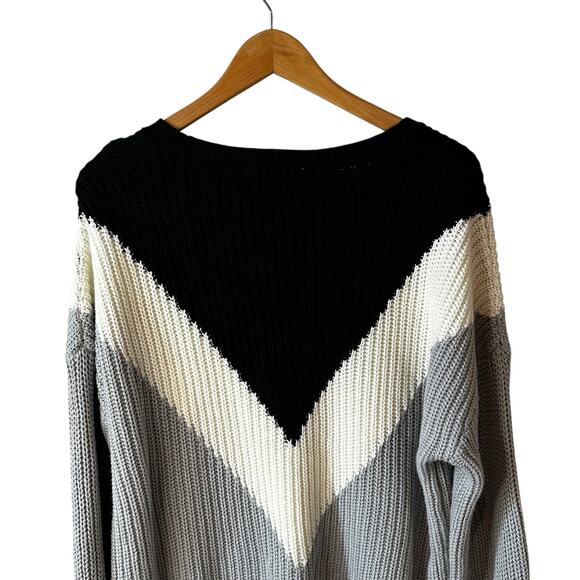 Time and Tru Chevron Pullover Knit Sweater Large 12-14 Gray Black White Cozy - Picture 7 of 12
